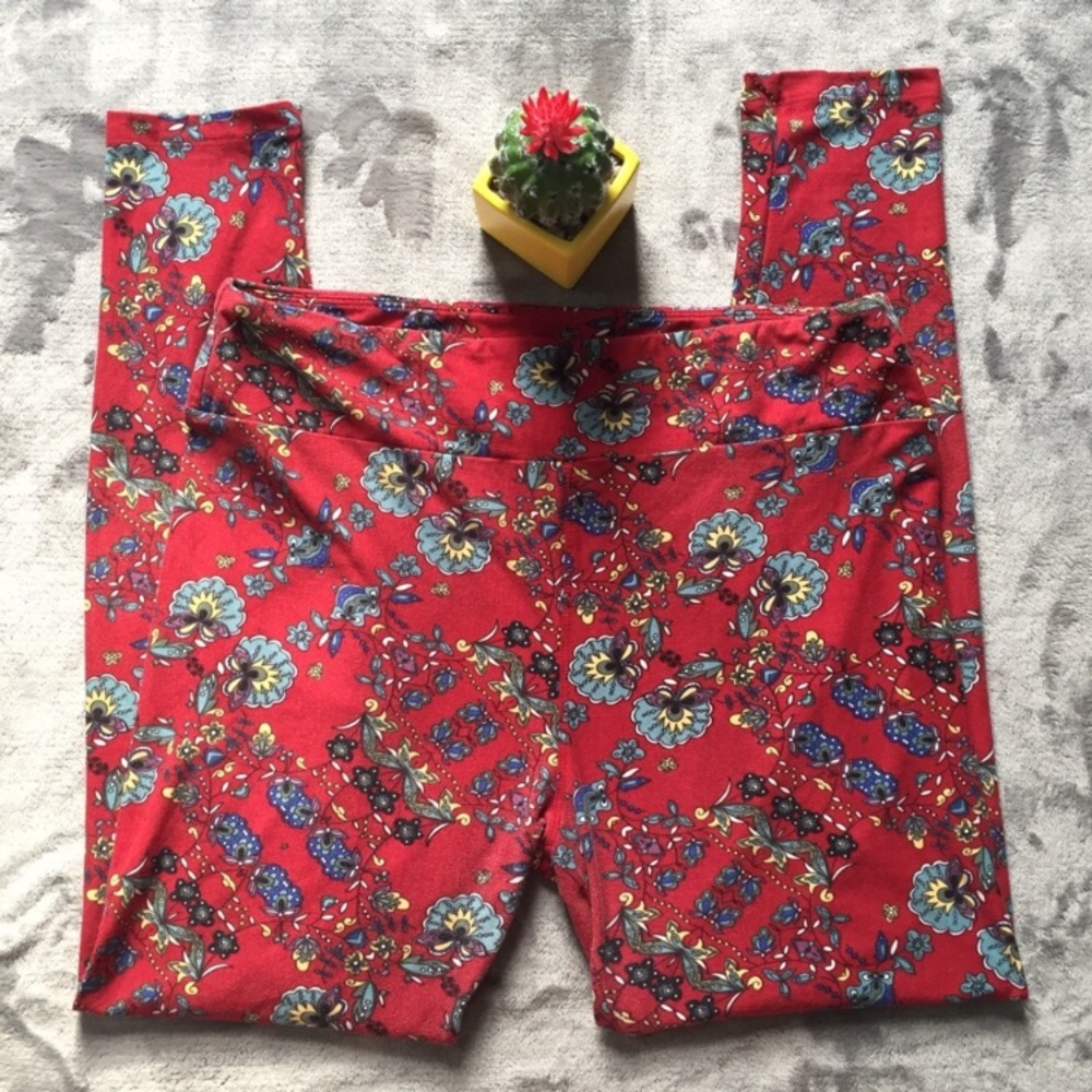 LuLaRoe Red Paisley Print TC Leggings